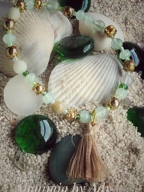 Green pastel fluorite Bead Bracelet with Gold Accents and Beige Tassel